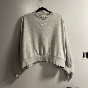 Oversized nike sweatshirt